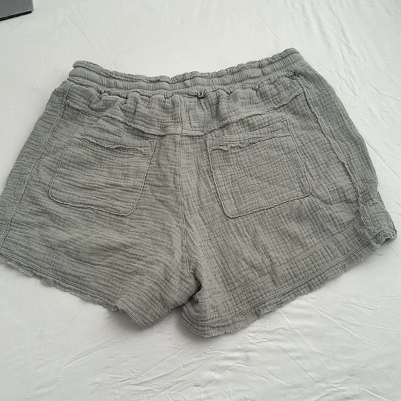 Melissa Nepton sage green casual shorts